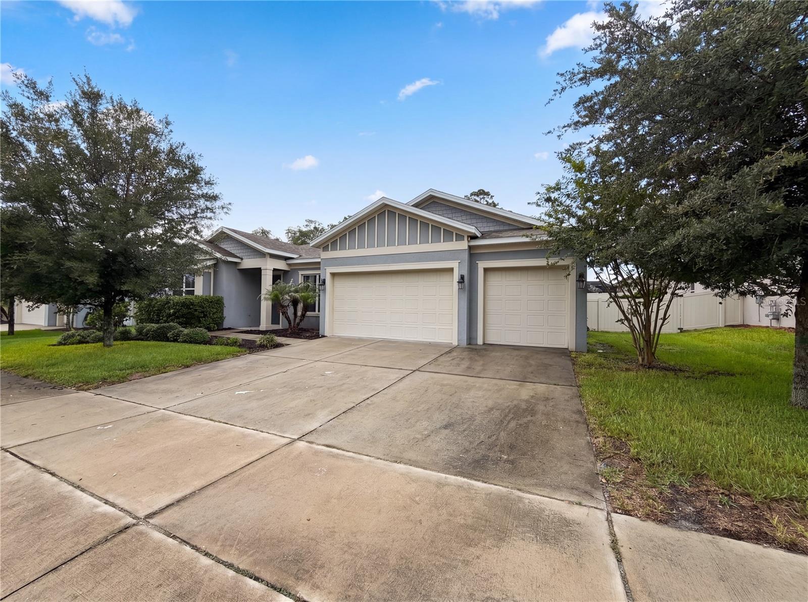 HUNTINGTON DOWNS - Residential