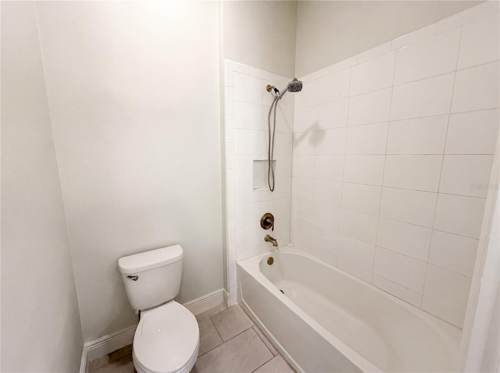 HUNTINGTON DOWNS - Residential