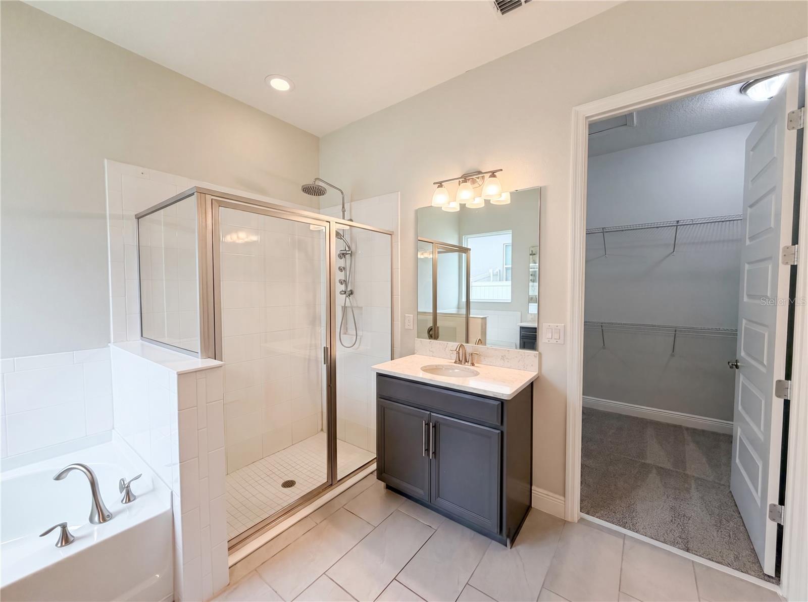 HUNTINGTON DOWNS - Residential