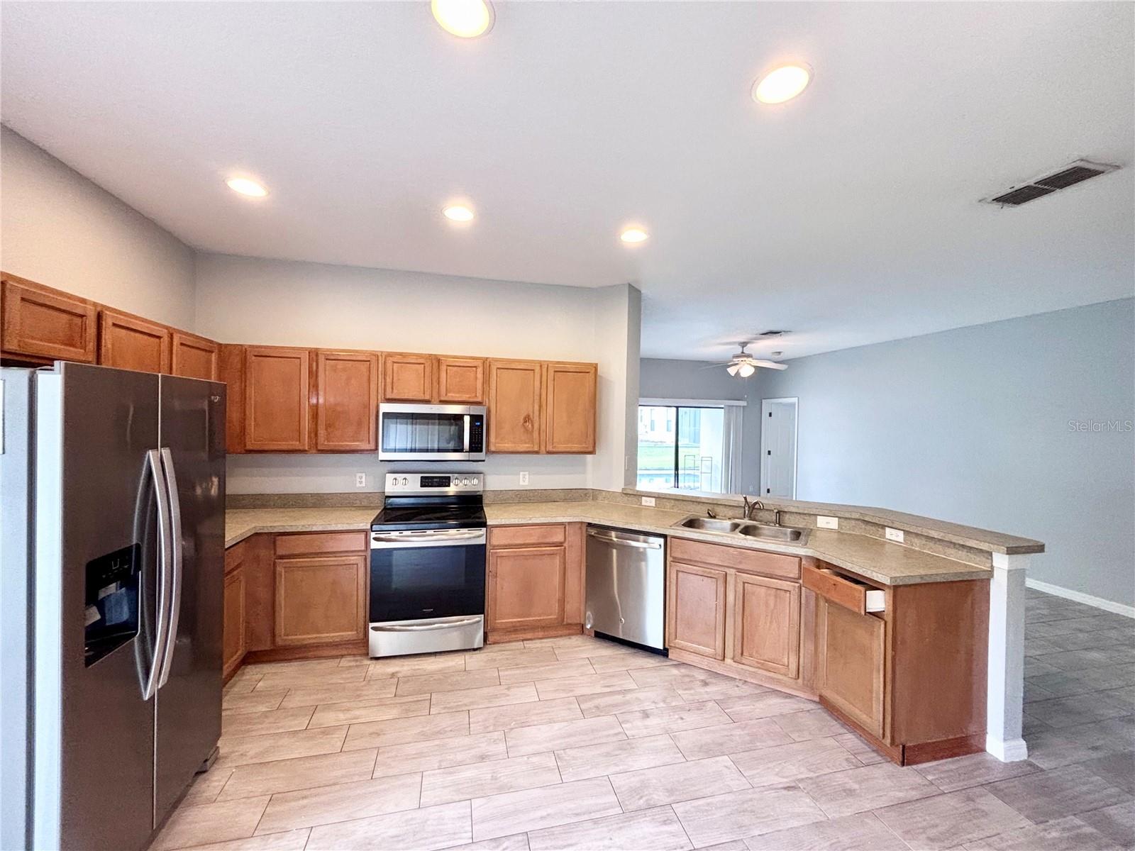 HIGH GROVE UNIT 01 LT 01 PB 50 PG 19-20 - Residential Lease