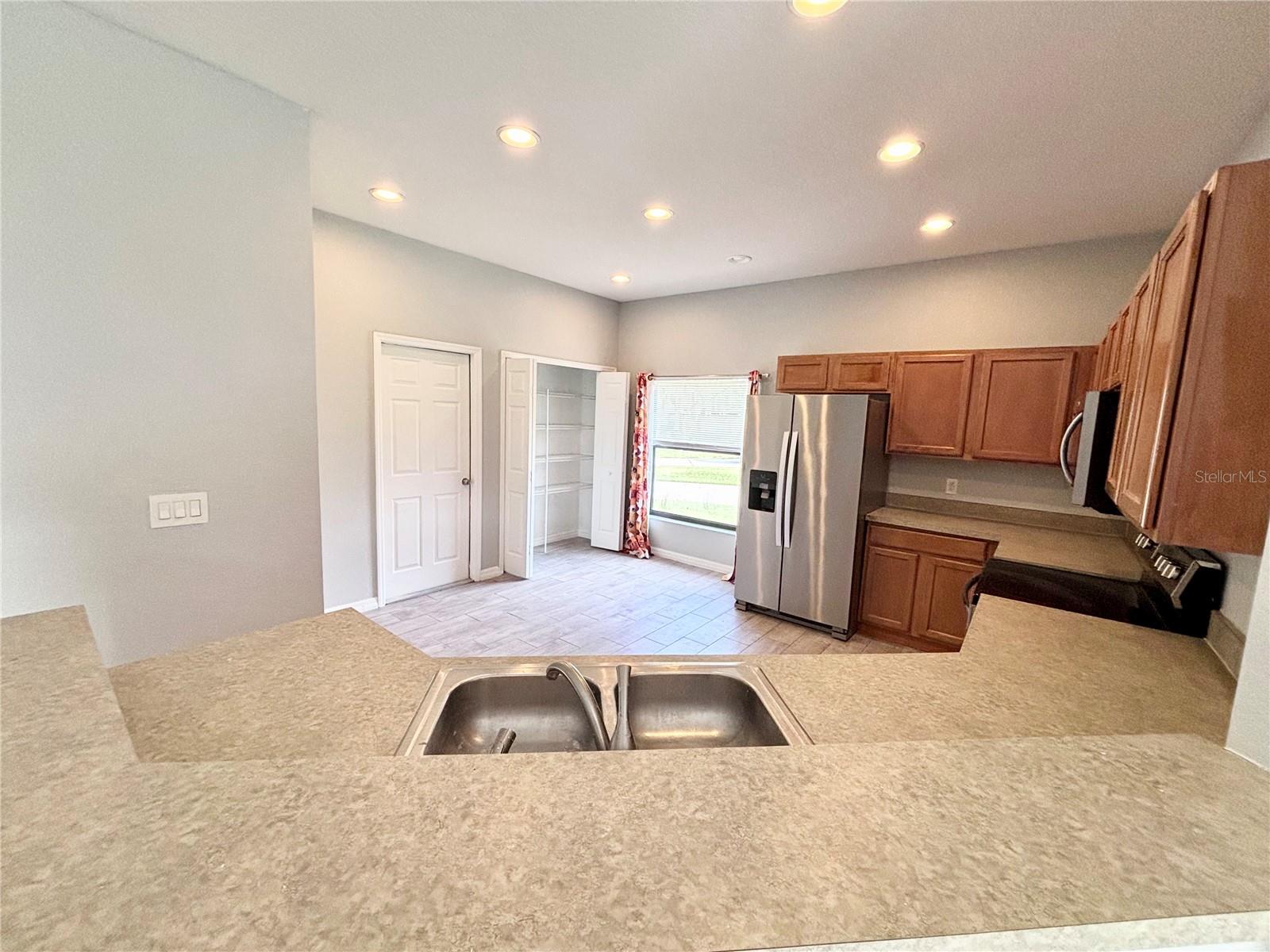 HIGH GROVE UNIT 01 LT 01 PB 50 PG 19-20 - Residential Lease