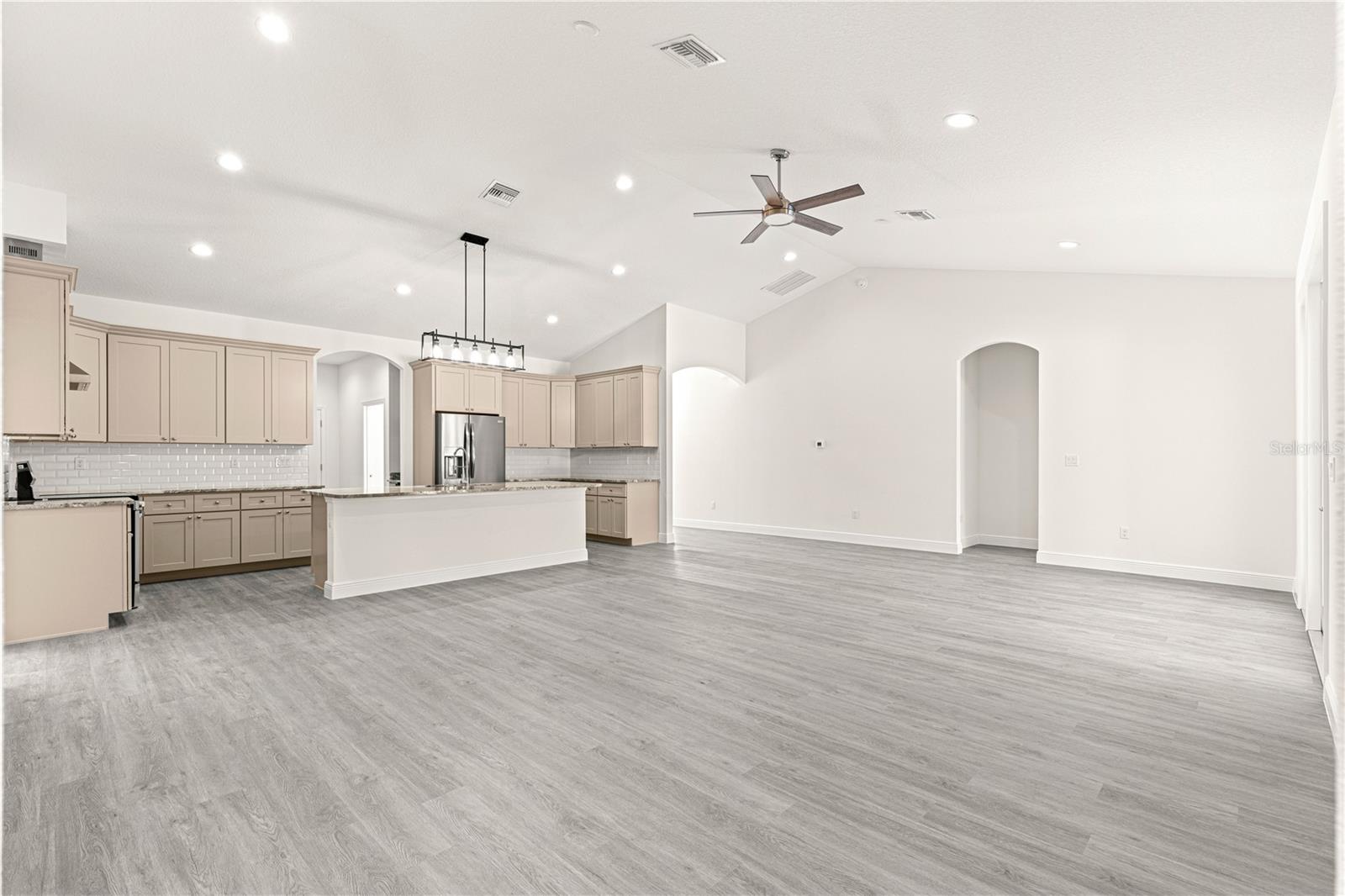ROLLING HILLS UNIT 1 - Residential