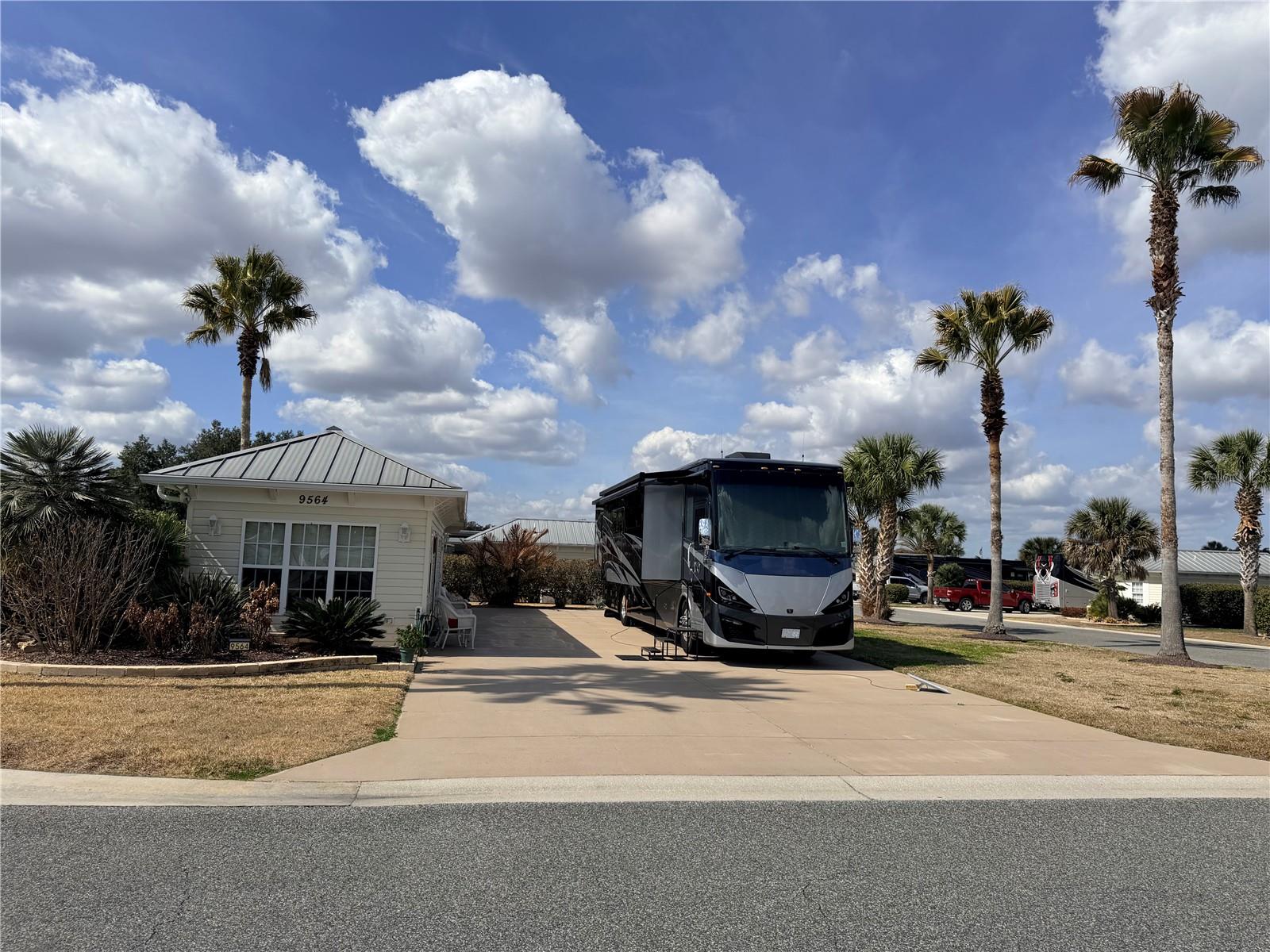 FLORIDA GRANDE MOTOR COACH RESIDENCE - Land