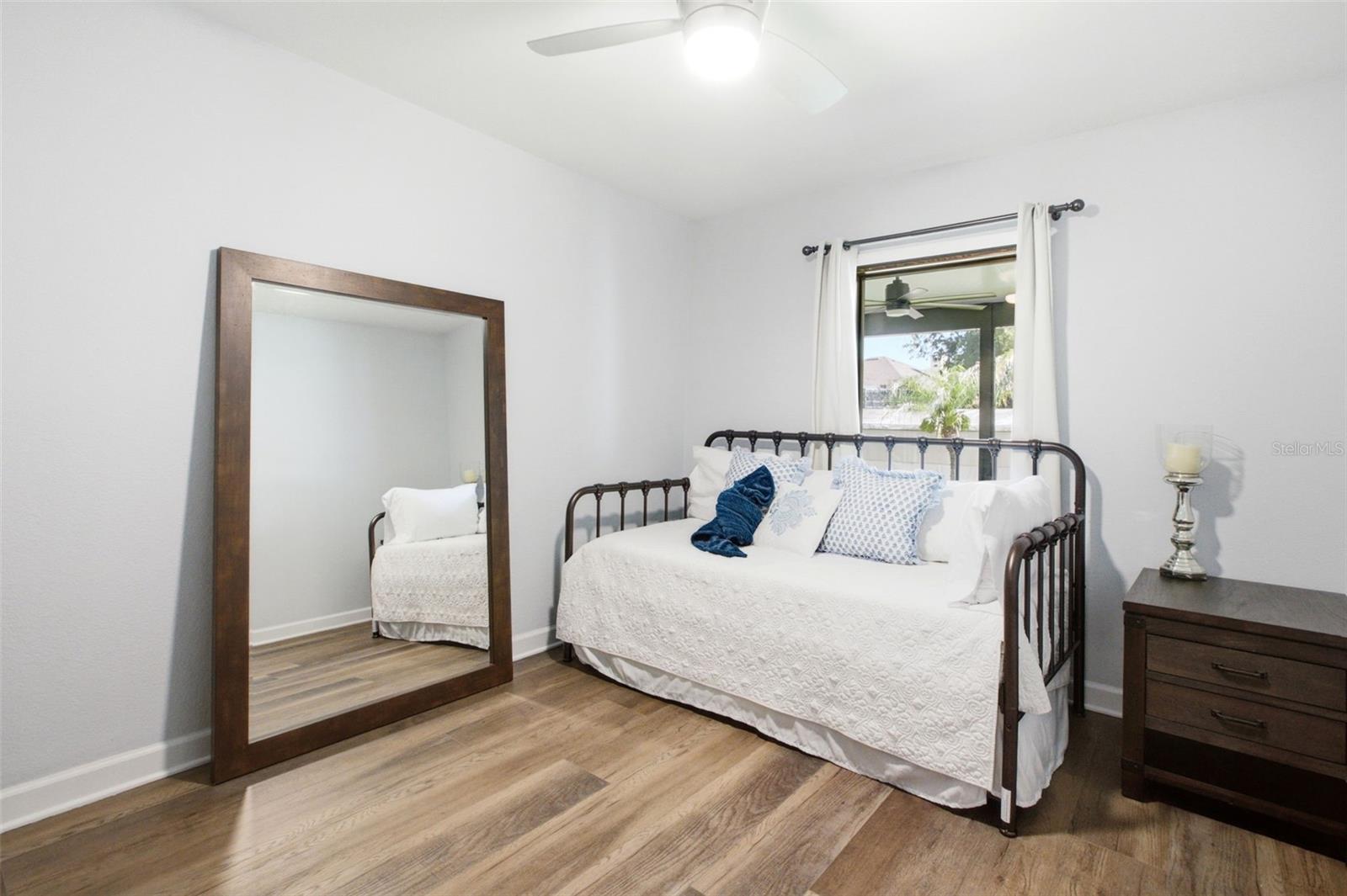 MANDALAY SHORES - Residential