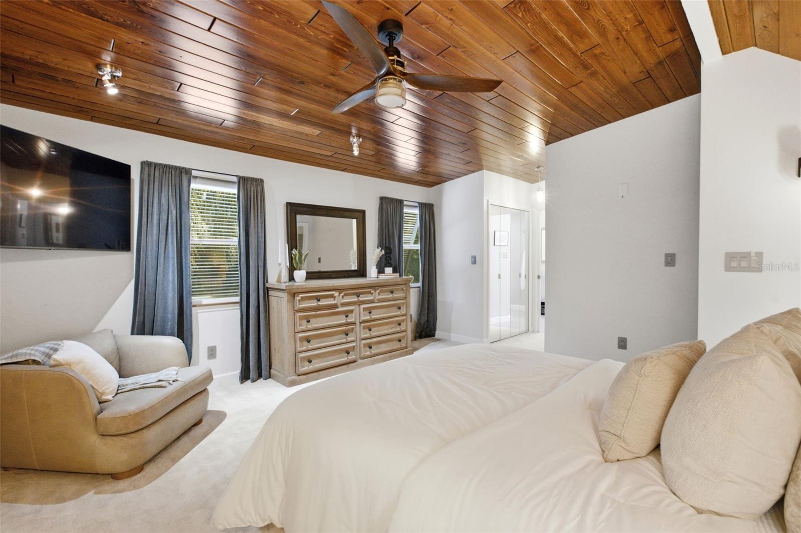 MANDALAY SHORES - Residential