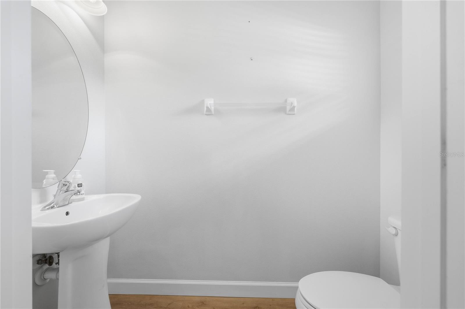 BRADFORD MANOR TWNHMS - Residential Lease