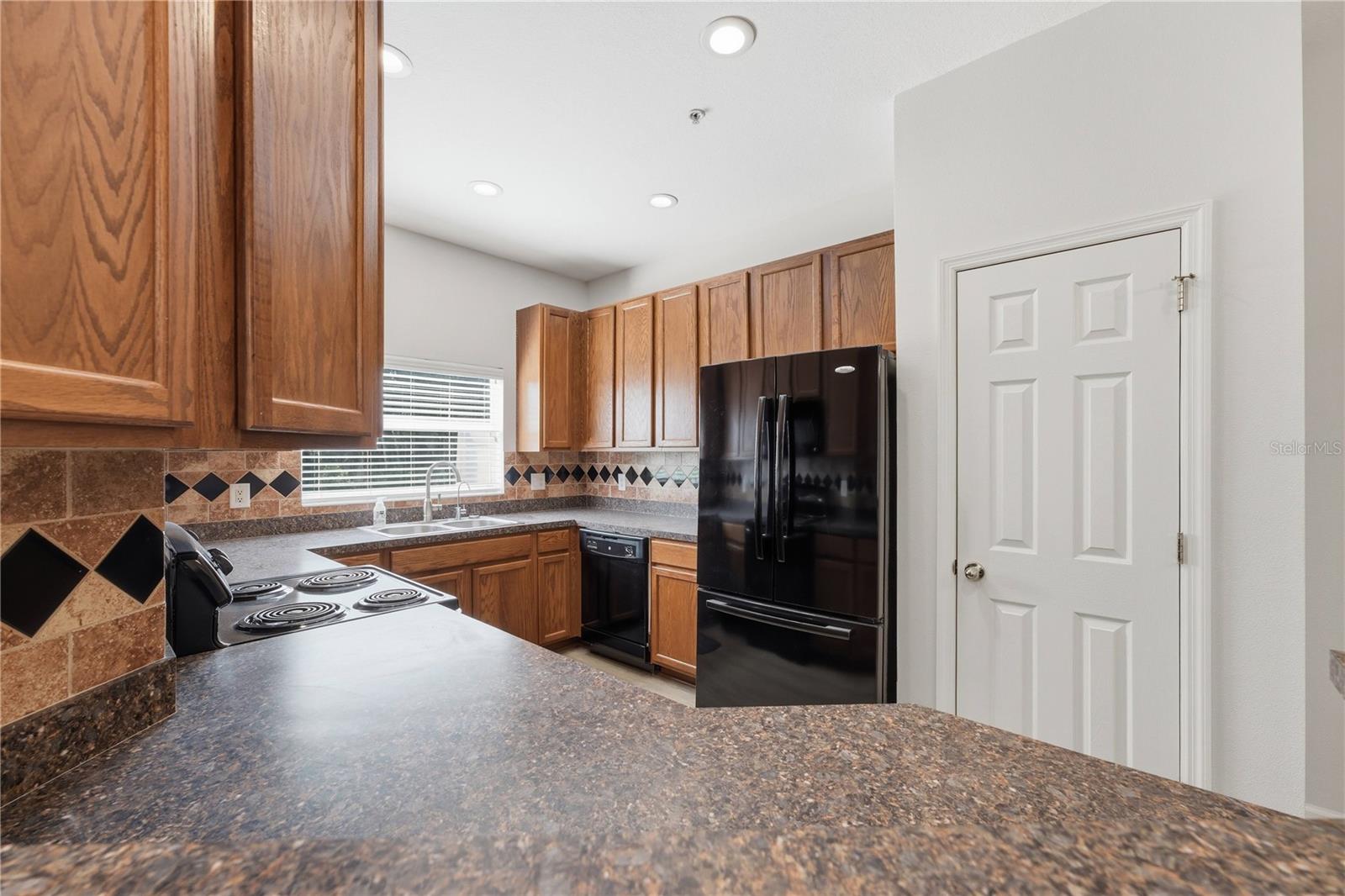 BRADFORD MANOR TWNHMS - Residential Lease