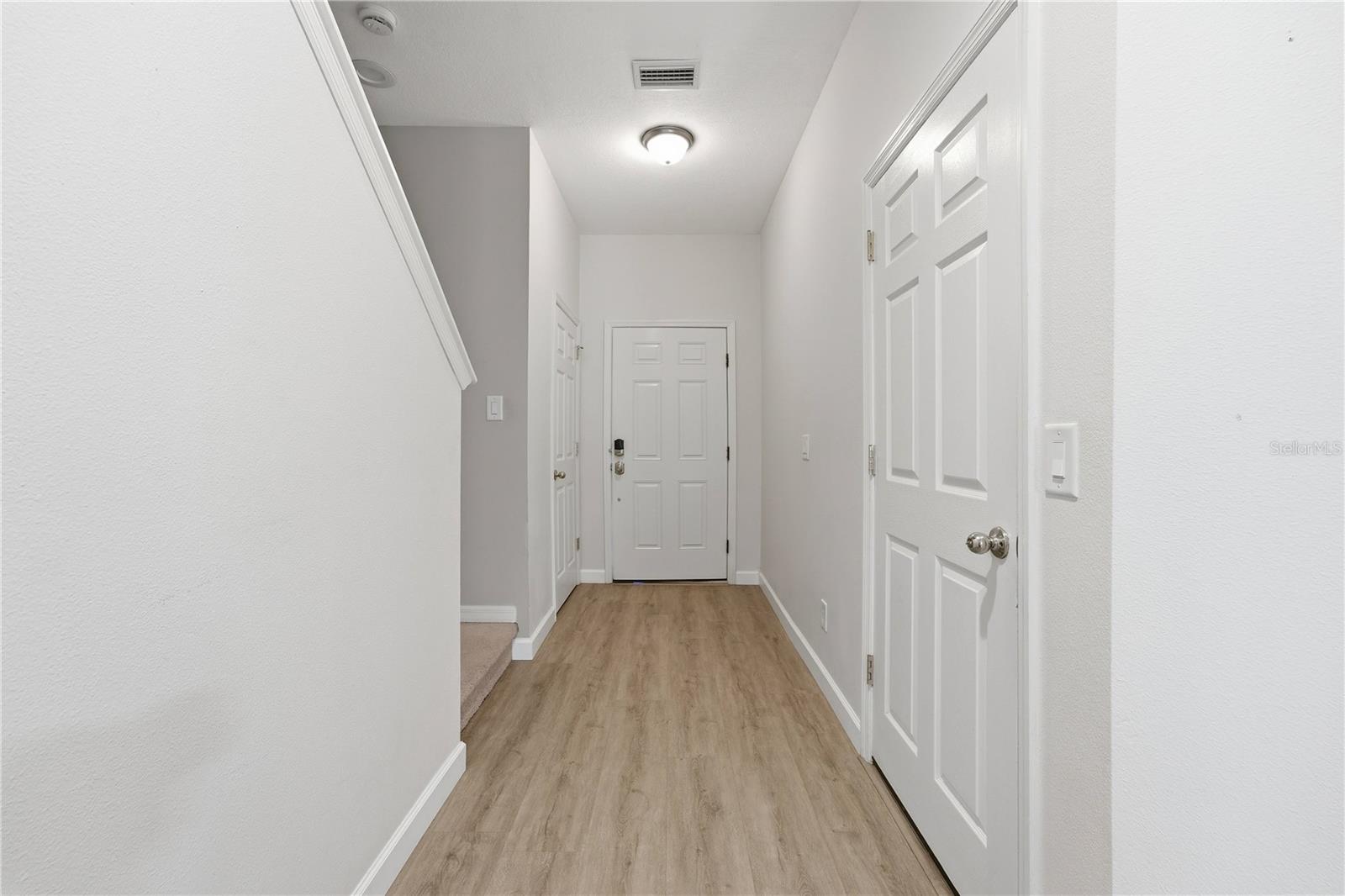 BRADFORD MANOR TWNHMS - Residential Lease