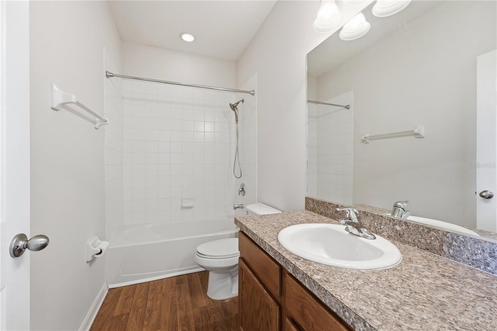 BRADFORD MANOR TWNHMS - Residential Lease
