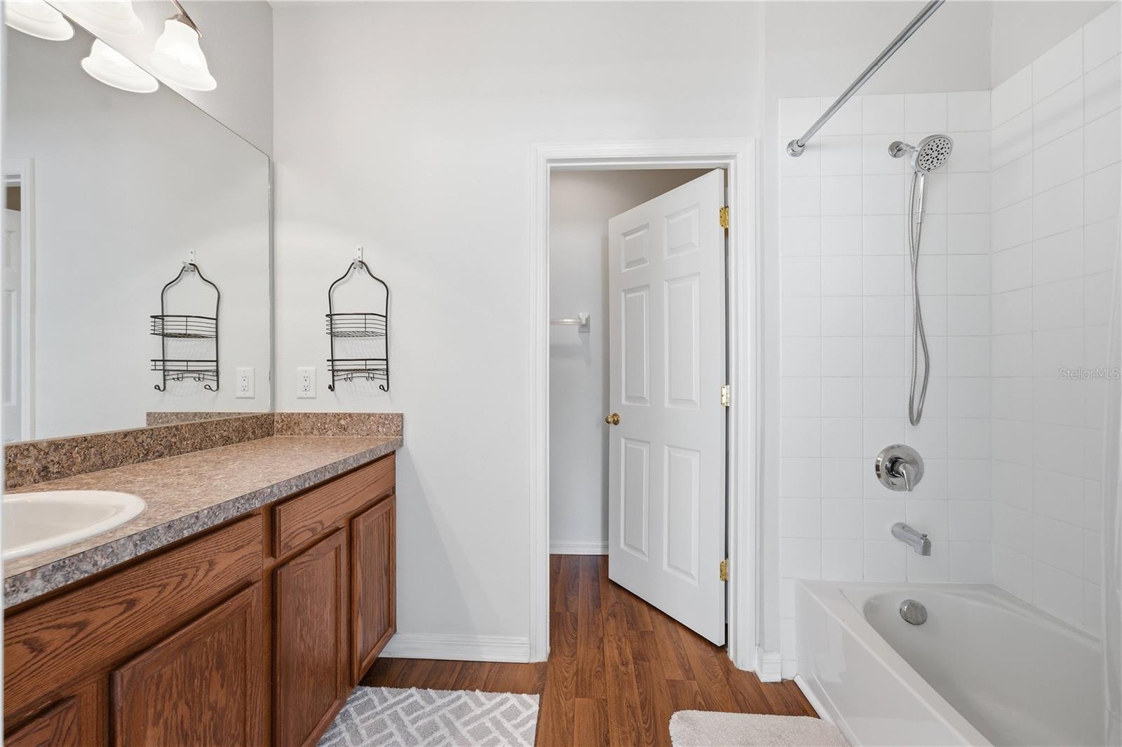 BRADFORD MANOR TWNHMS - Residential Lease