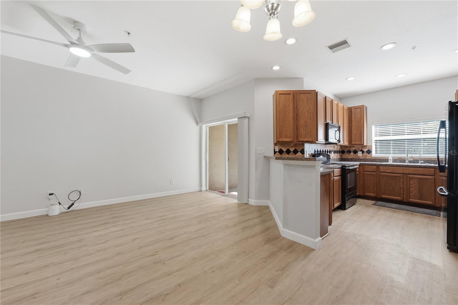 BRADFORD MANOR TWNHMS - Residential Lease