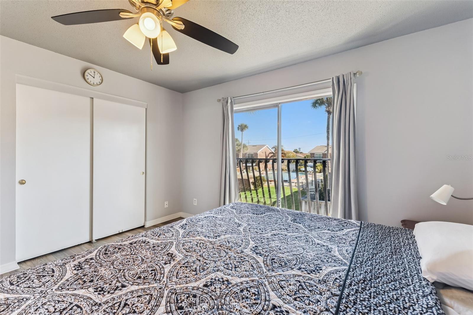 COLONIAL TWNHS CONDO APT PH 01 - Residential
