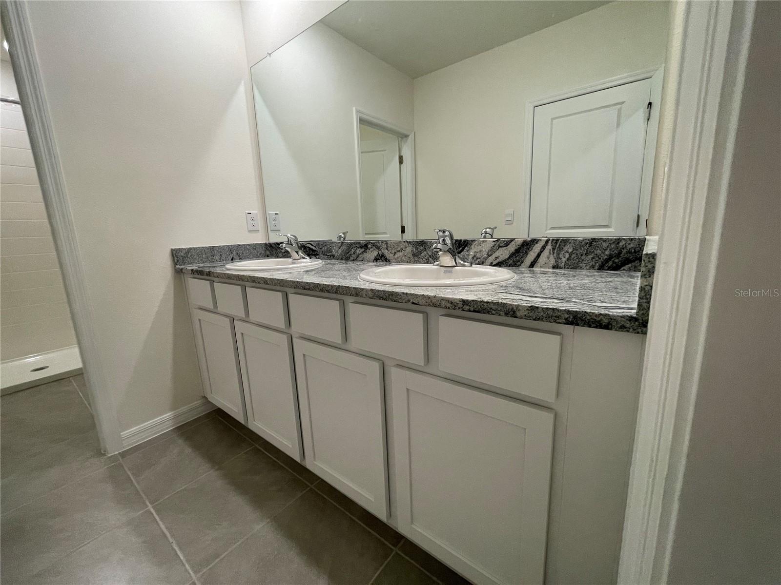 ANGELINE - Residential Lease
