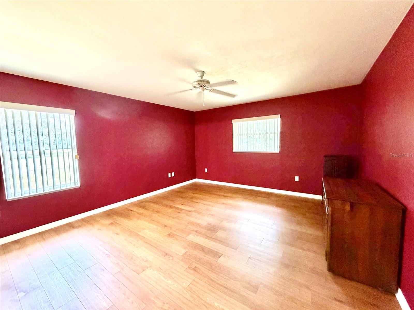 OAK MANOR - Residential