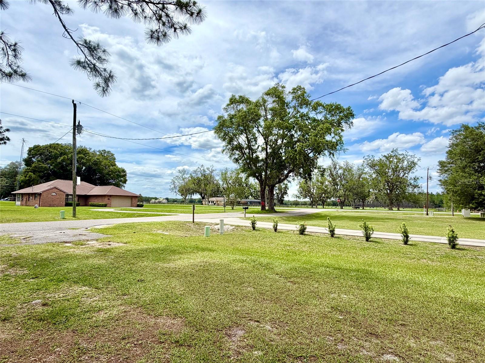 OAK MANOR - Residential