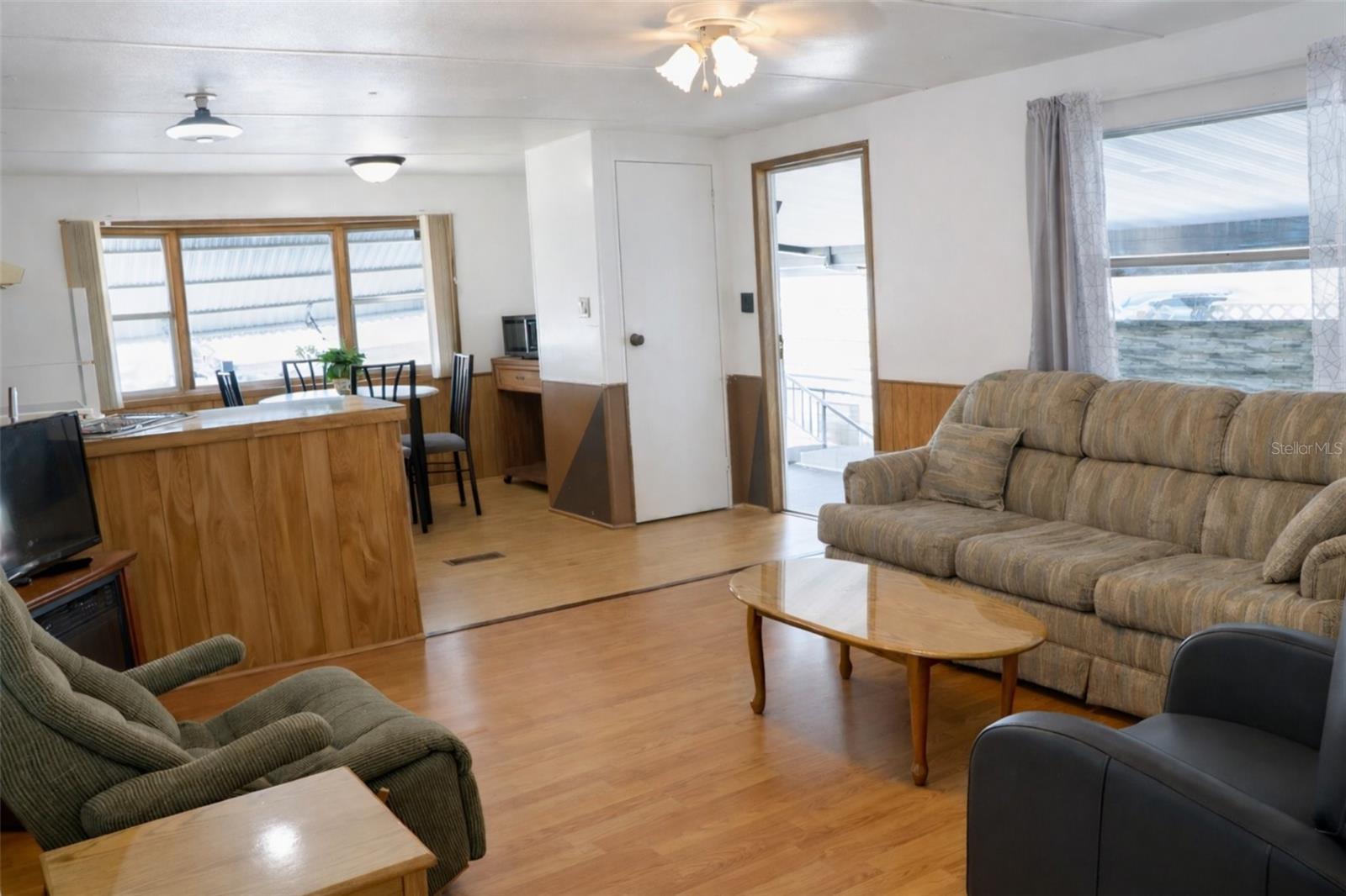 OAKS ROYAL MOBILE HOME SUB - Residential