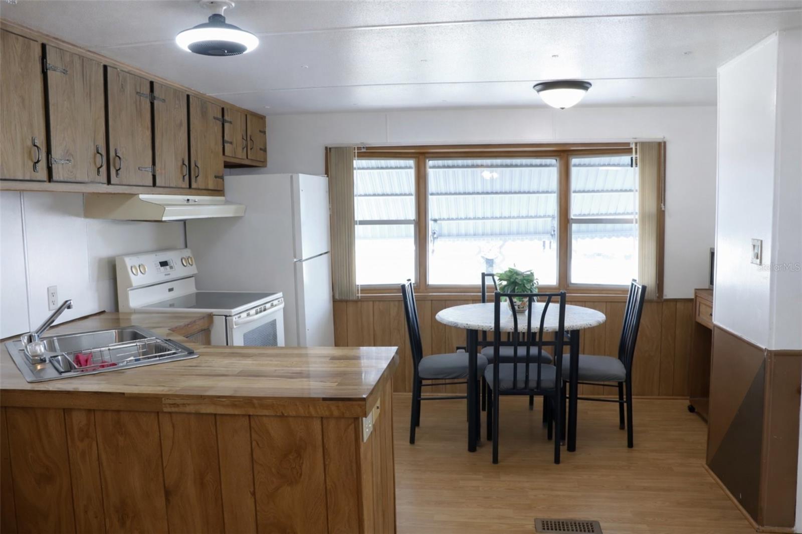 OAKS ROYAL MOBILE HOME SUB - Residential