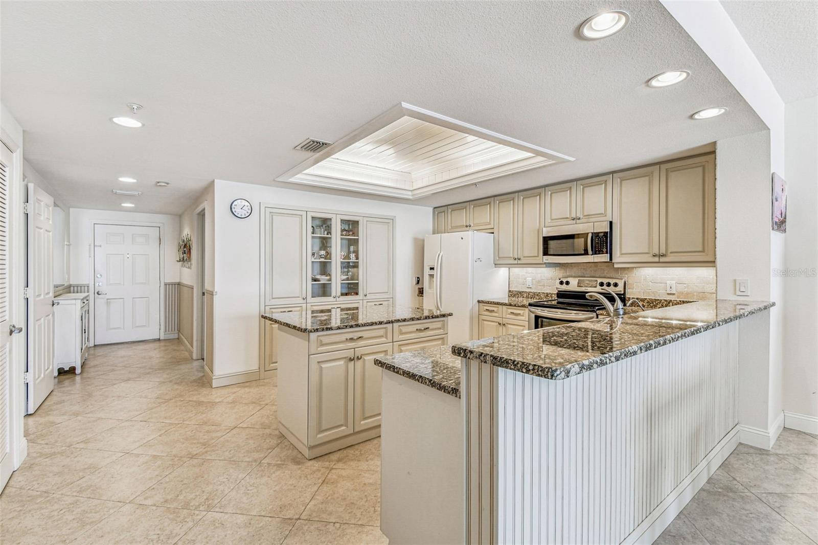 WESTVIEW GRANDE CONDO, THE - Residential