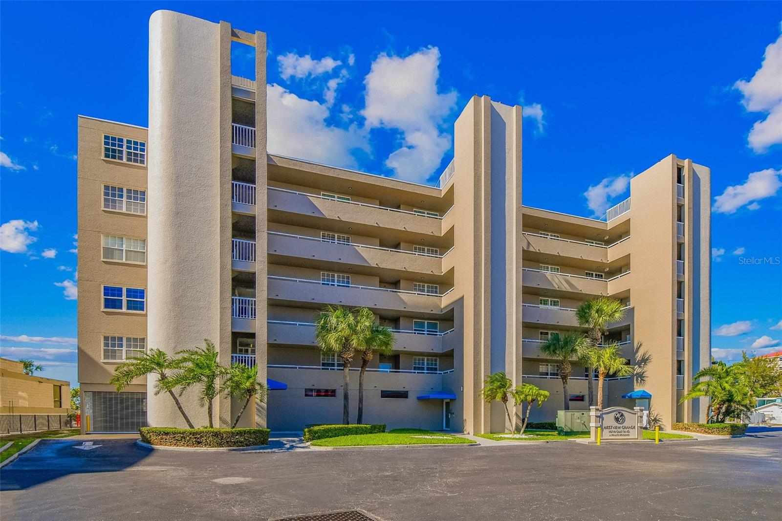WESTVIEW GRANDE CONDO, THE - Residential