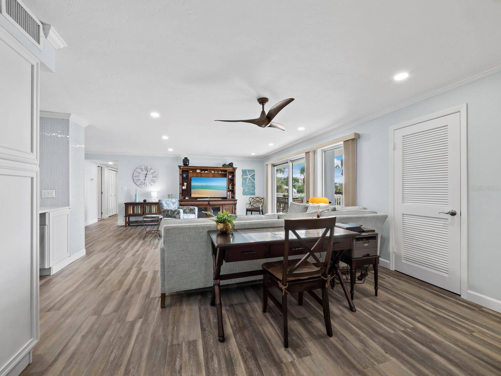 ISLANDER CLUB OF LONGBOAT - Residential