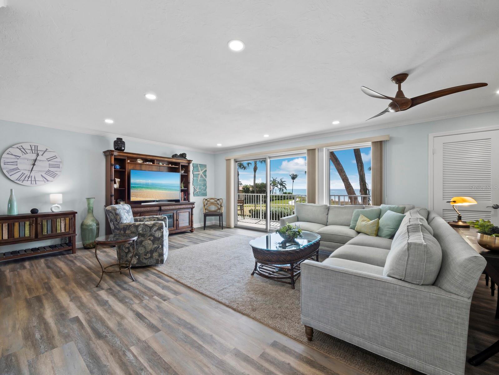ISLANDER CLUB OF LONGBOAT - Residential