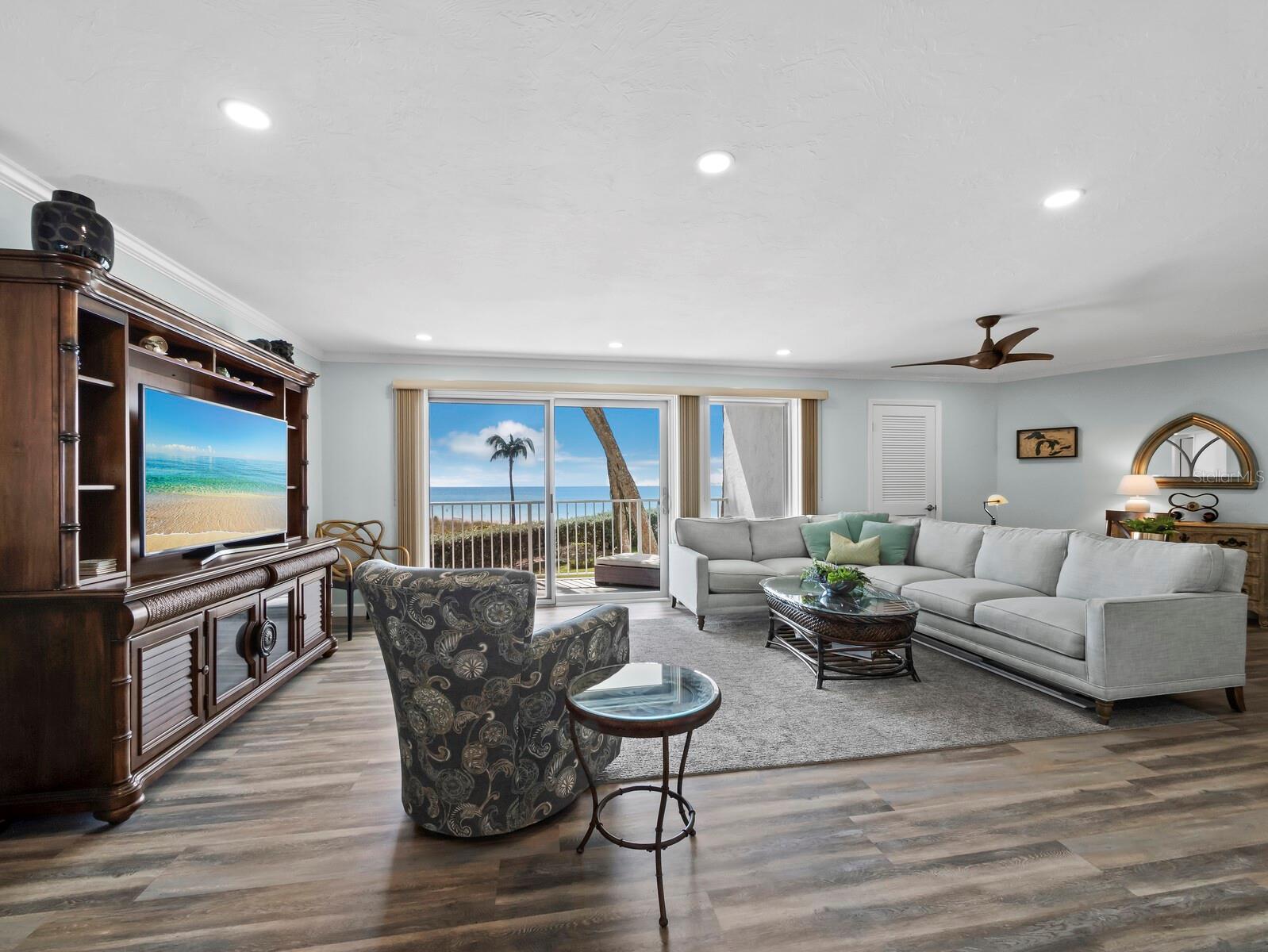 ISLANDER CLUB OF LONGBOAT - Residential