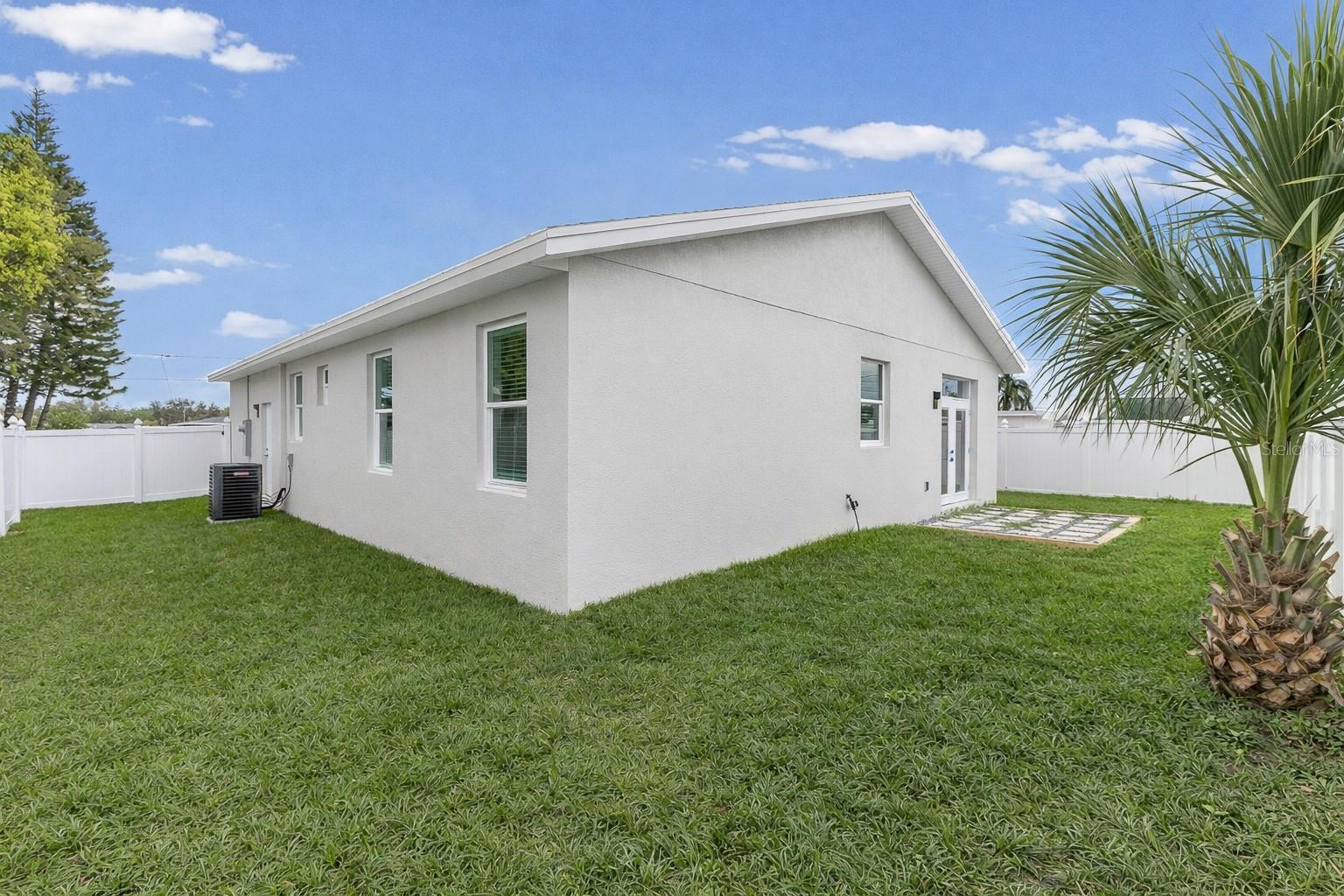 TAHITIAN HOMES - Residential
