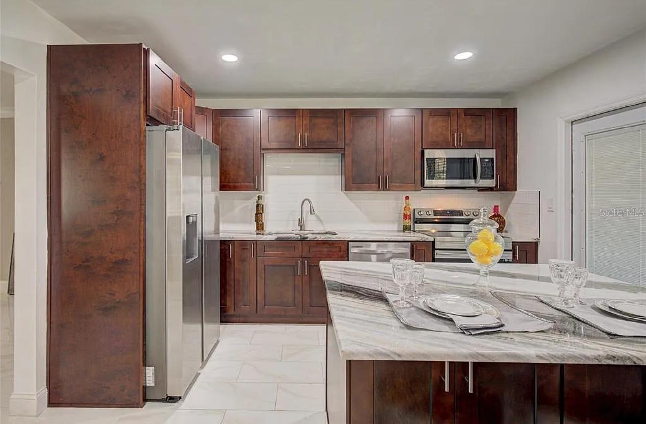 SIRMONS HEIGHTS 1ST ADD - Residential