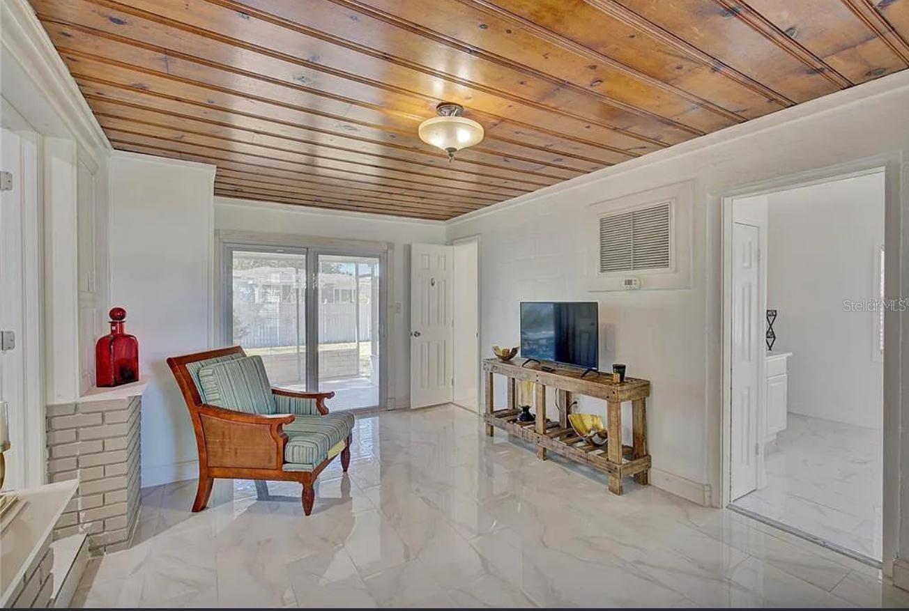 SIRMONS HEIGHTS 1ST ADD - Residential
