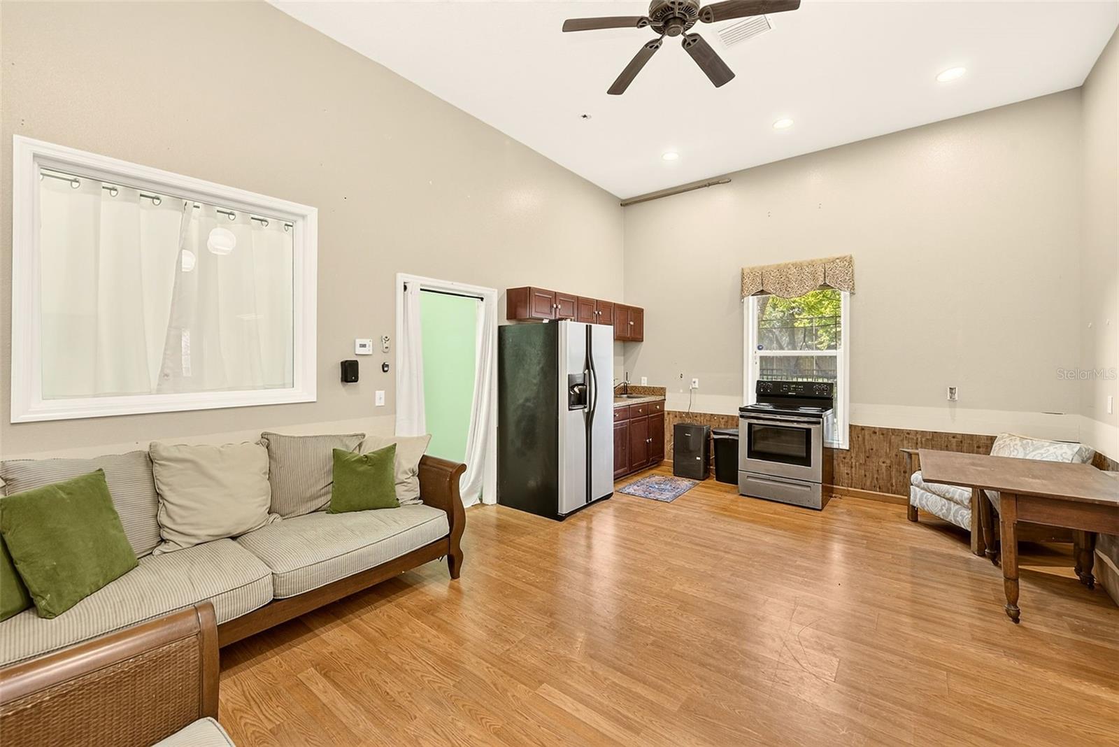 BLOOMINGDALE SEC F UNIT 1 - Residential