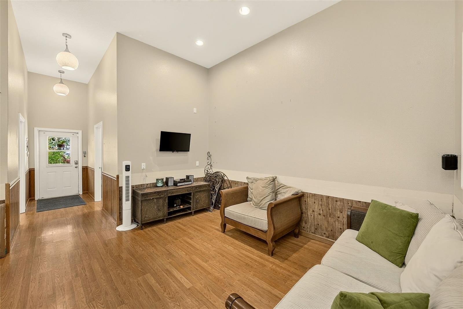 BLOOMINGDALE SEC F UNIT 1 - Residential