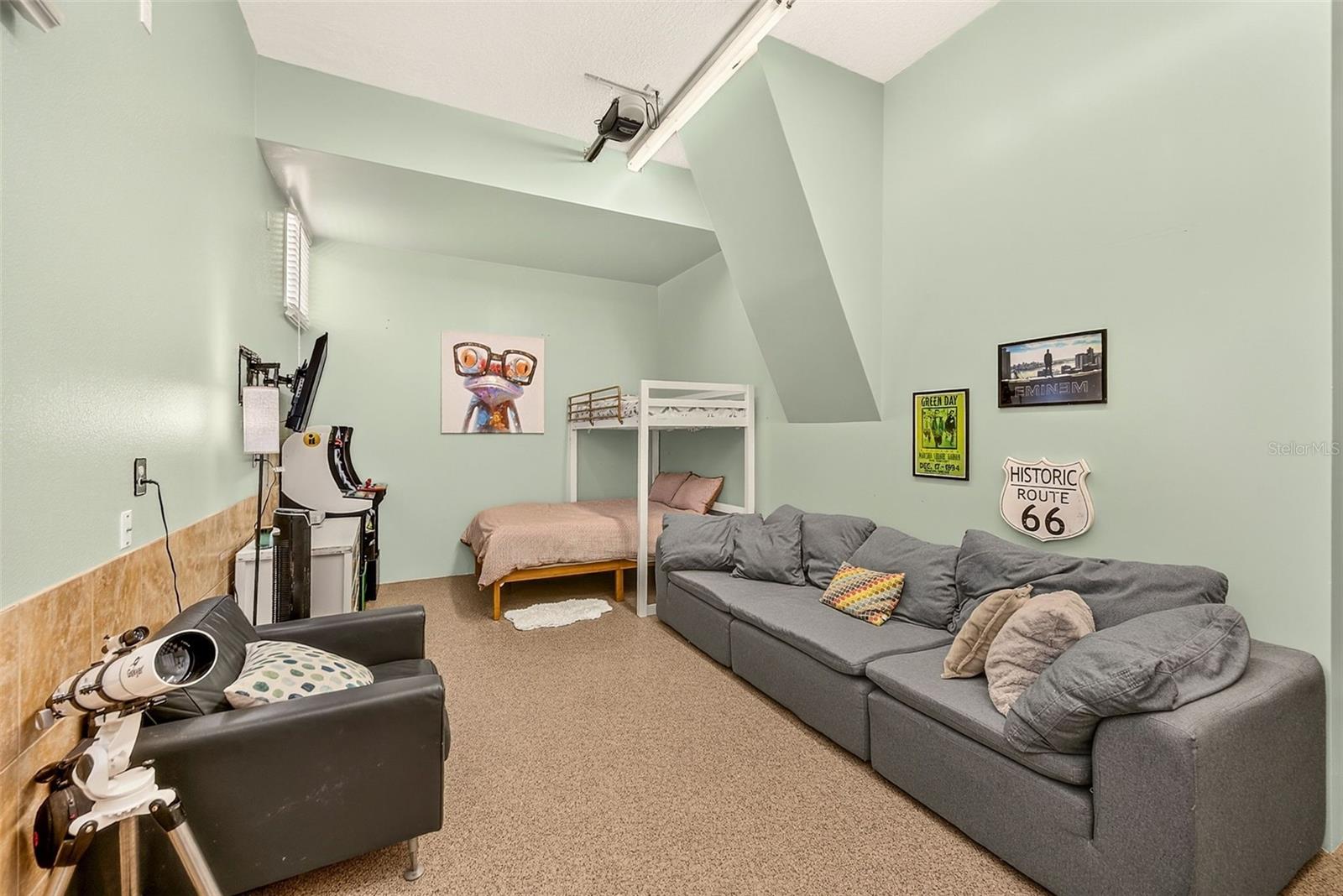 BLOOMINGDALE SEC F UNIT 1 - Residential