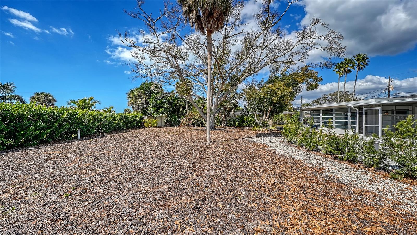 SORRENTO SHORES - Residential