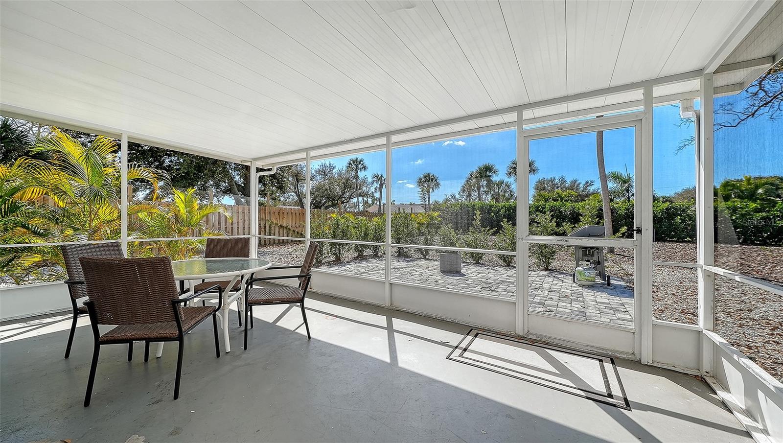 SORRENTO SHORES - Residential