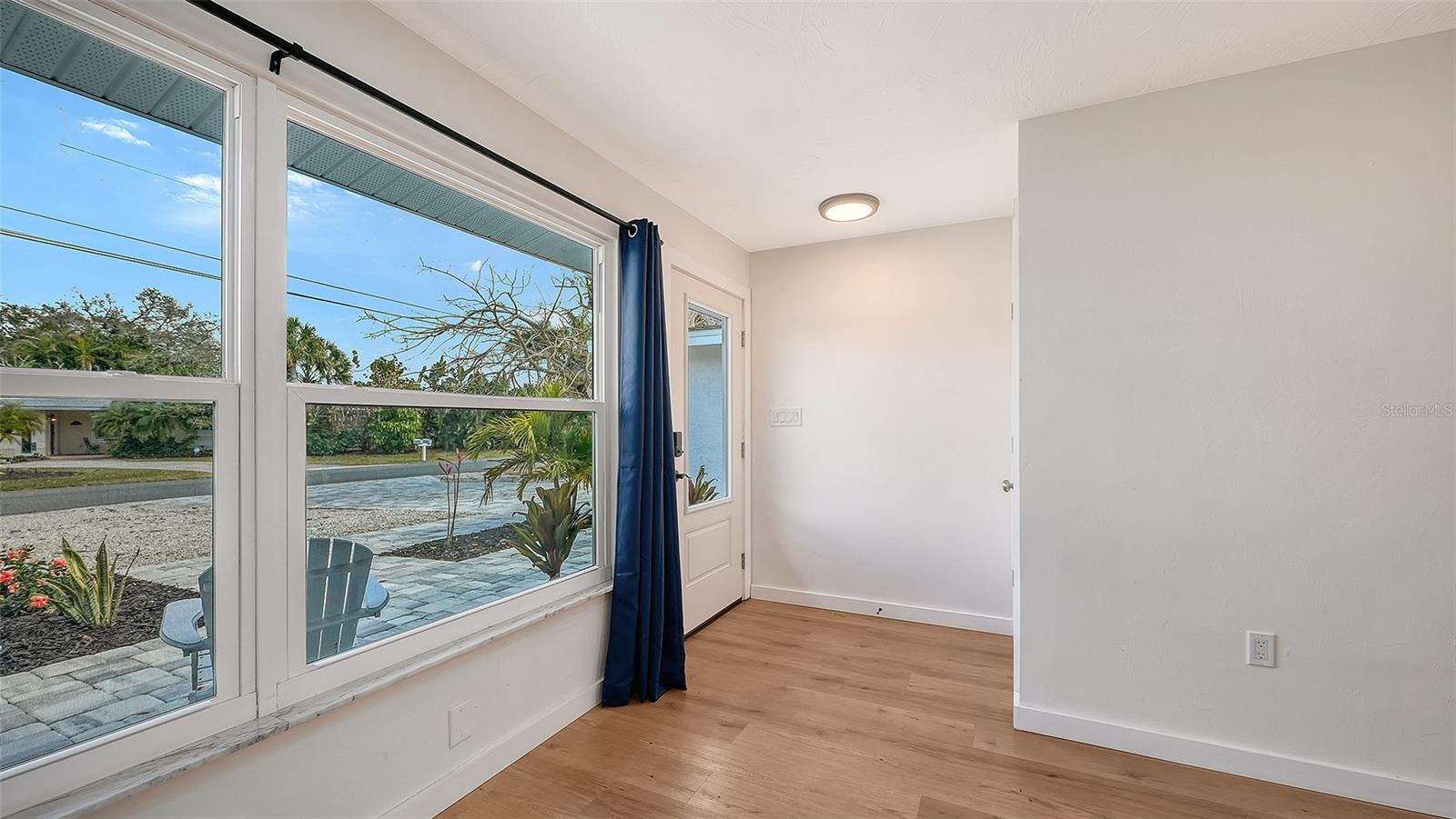 SORRENTO SHORES - Residential