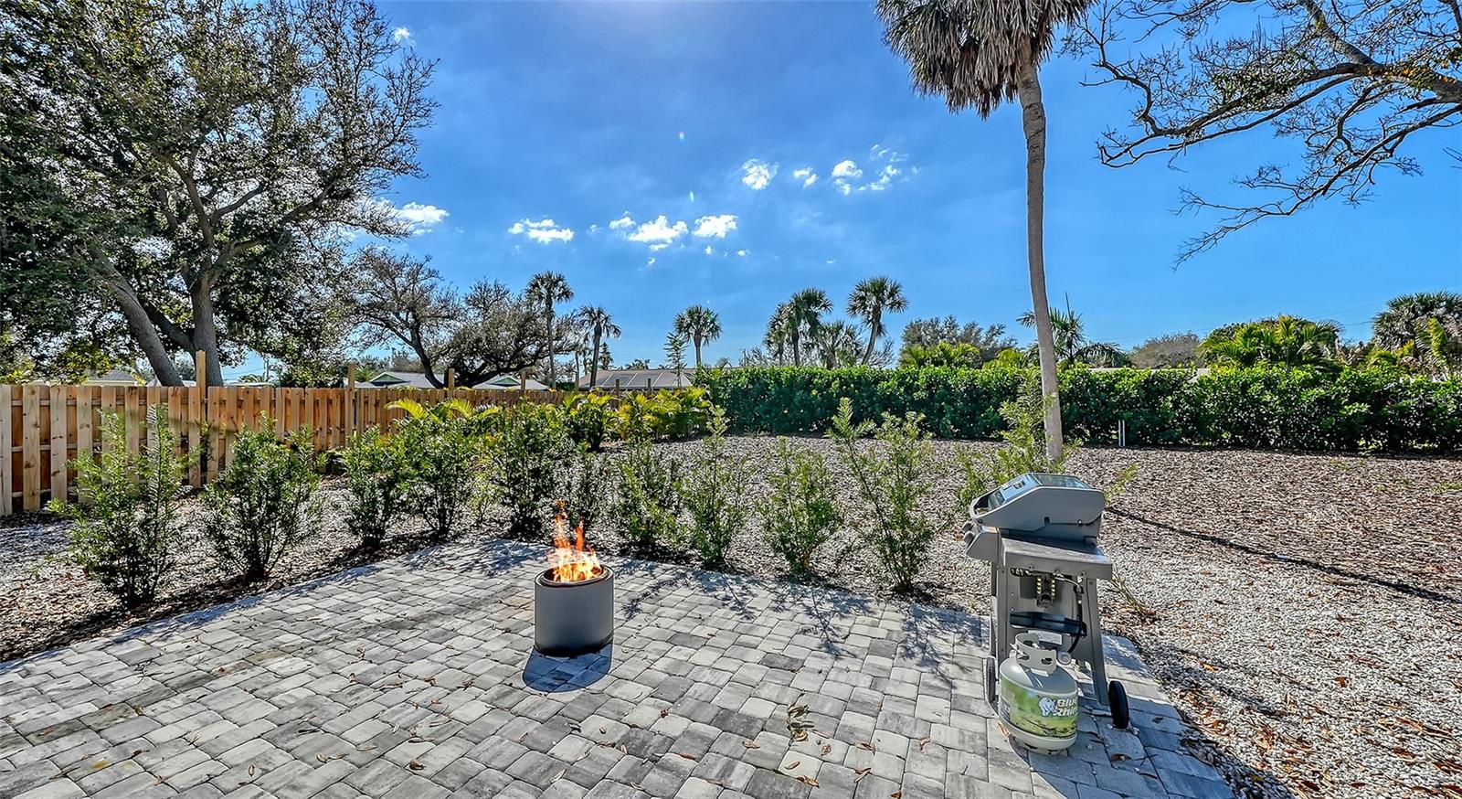 SORRENTO SHORES - Residential
