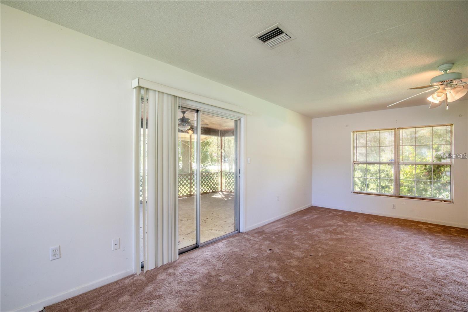 MOUNT PLYMOUTH - Commercial Sale