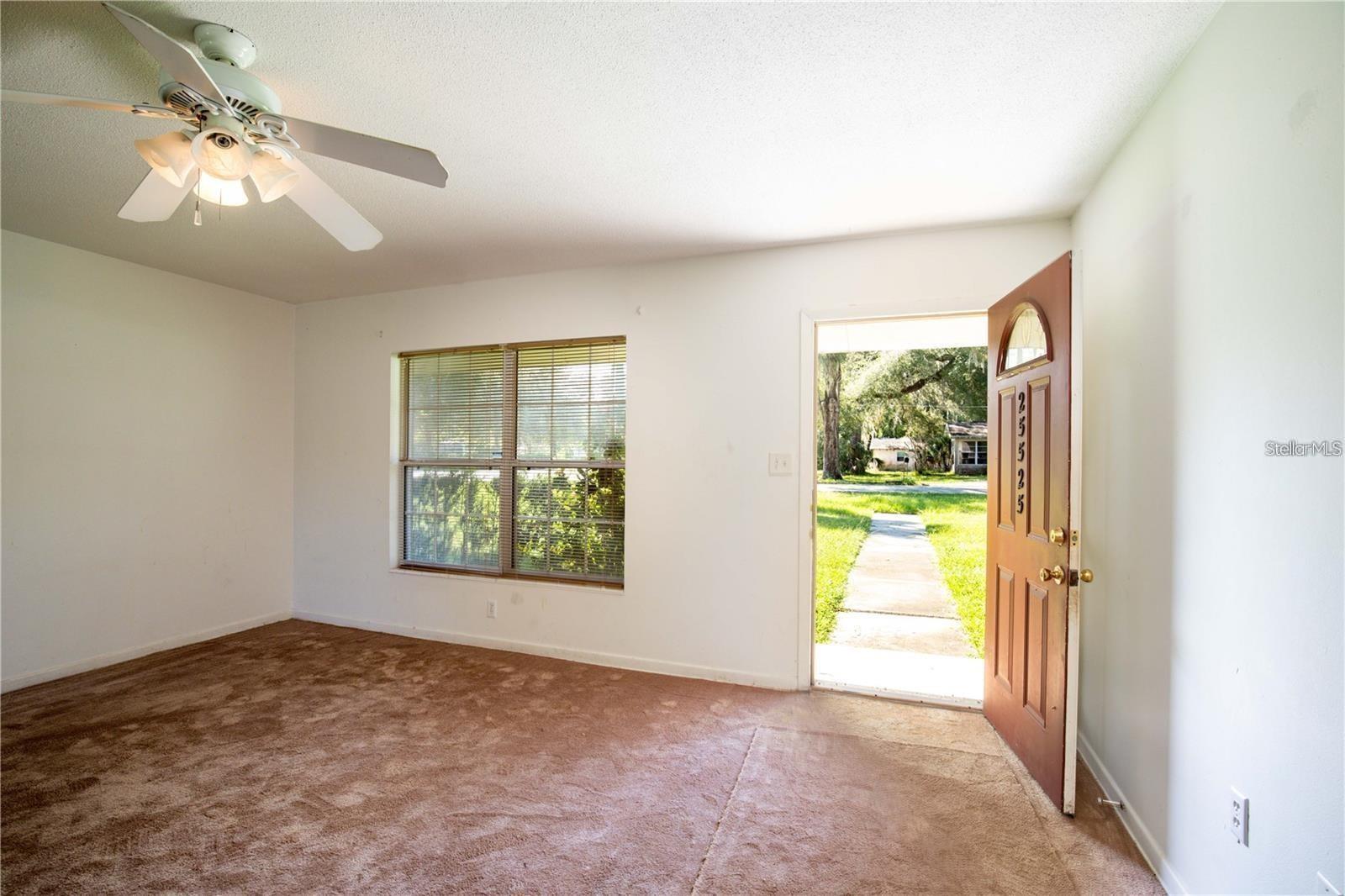 MOUNT PLYMOUTH - Commercial Sale