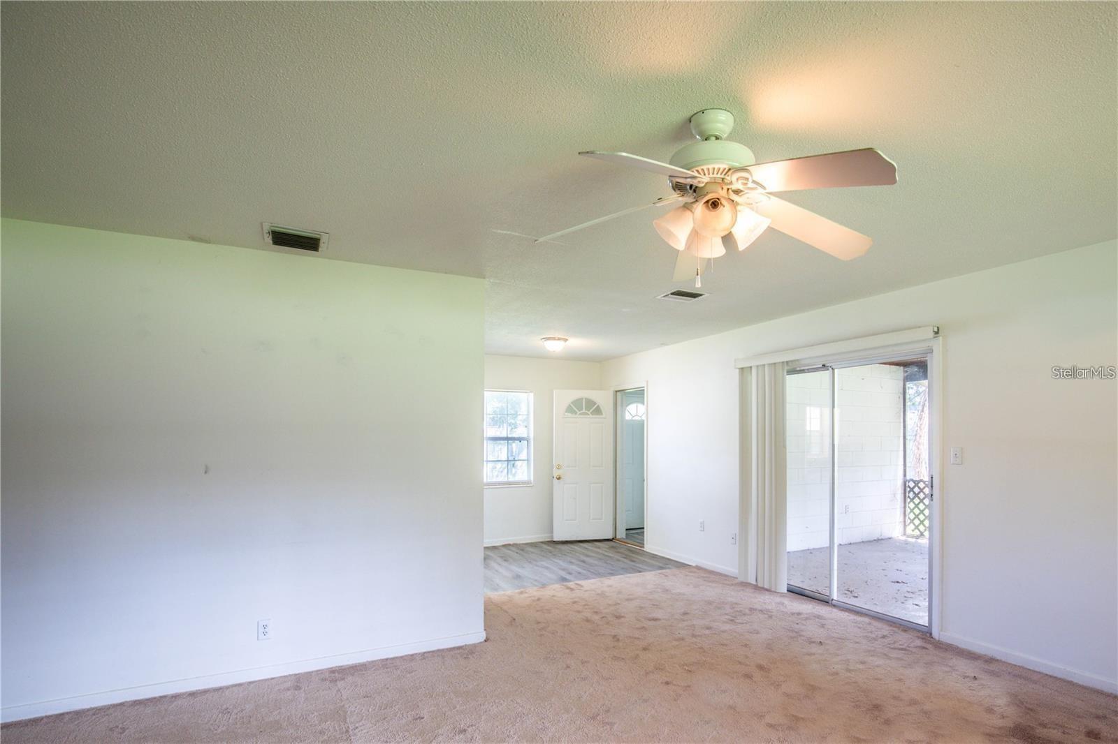MOUNT PLYMOUTH - Commercial Sale