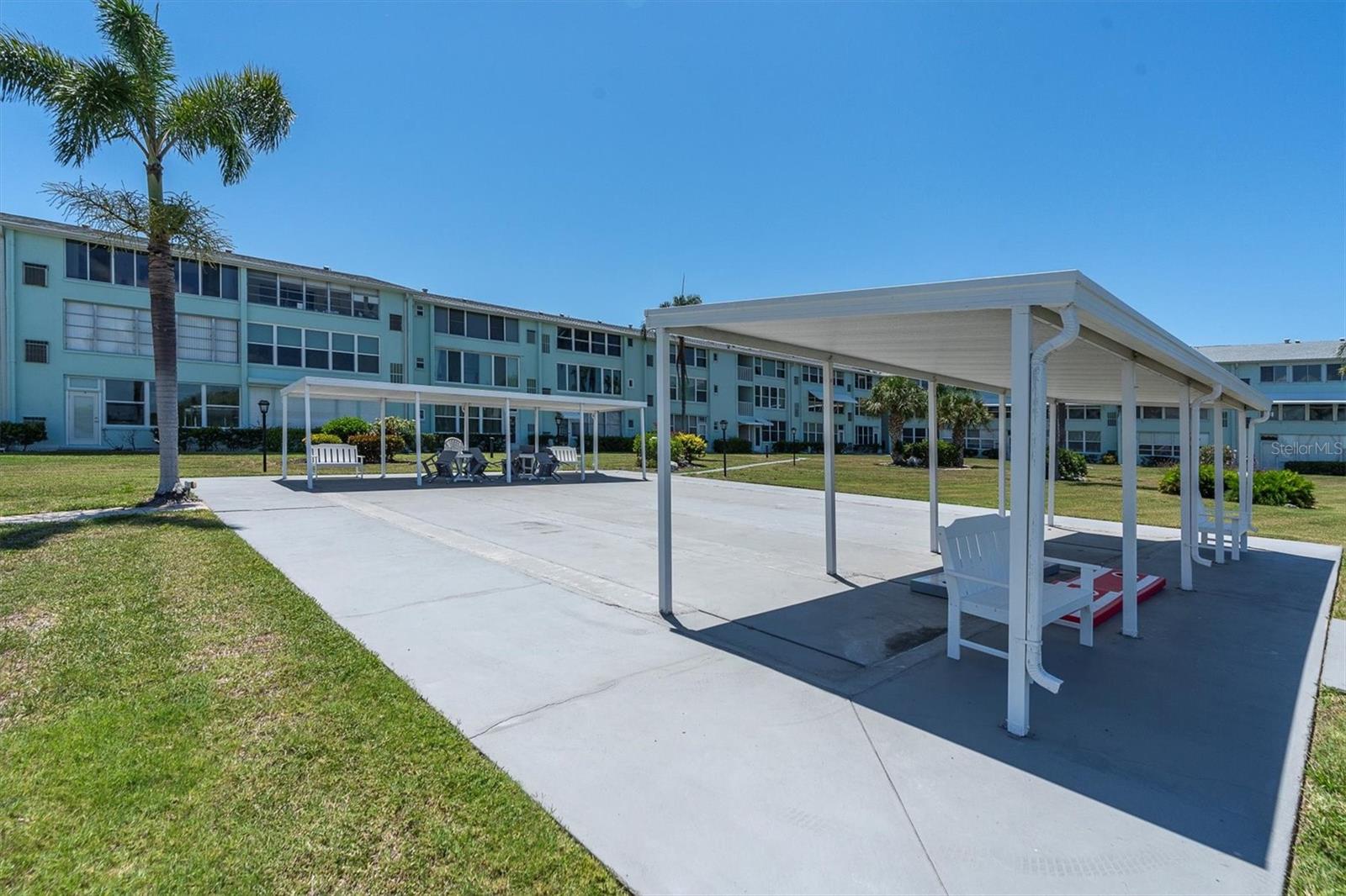 SHORE CREST BLDG - Residential