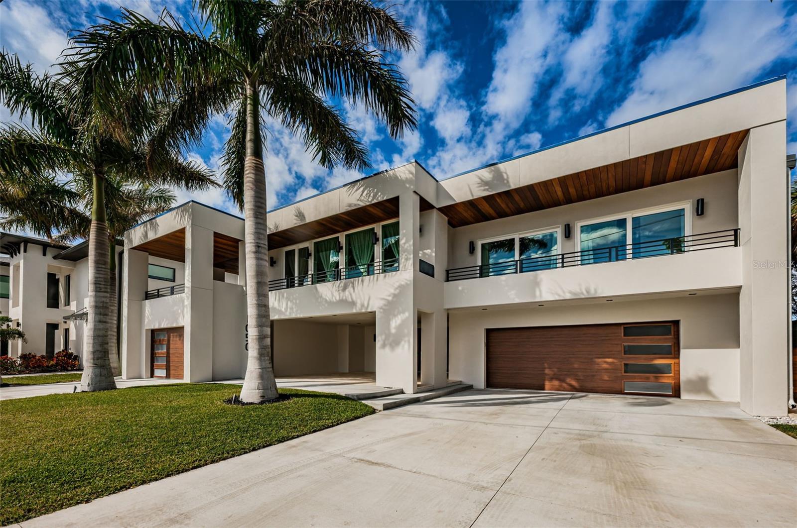 BOCA CIEGA ISLE - Residential