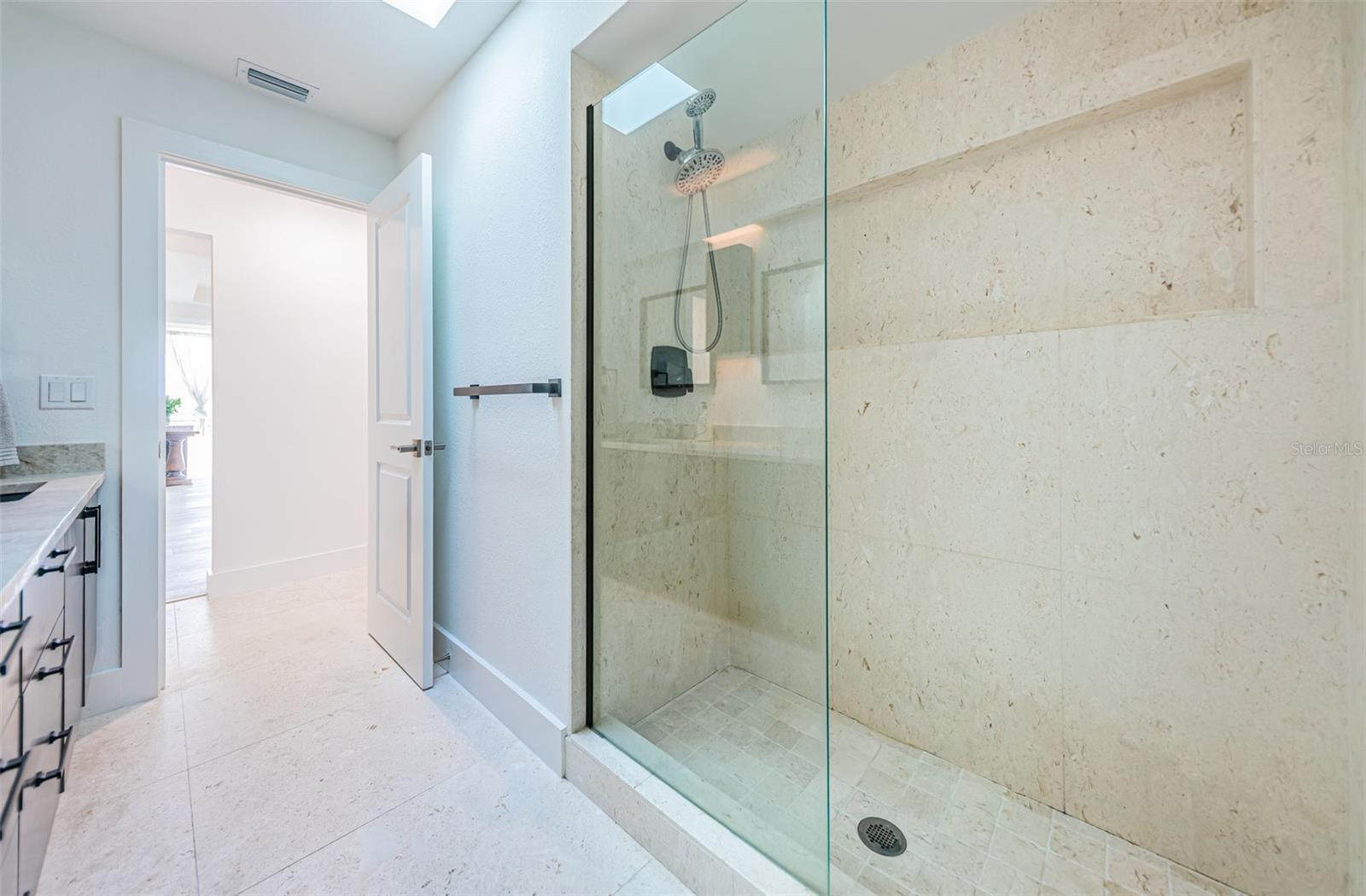 BOCA CIEGA ISLE - Residential
