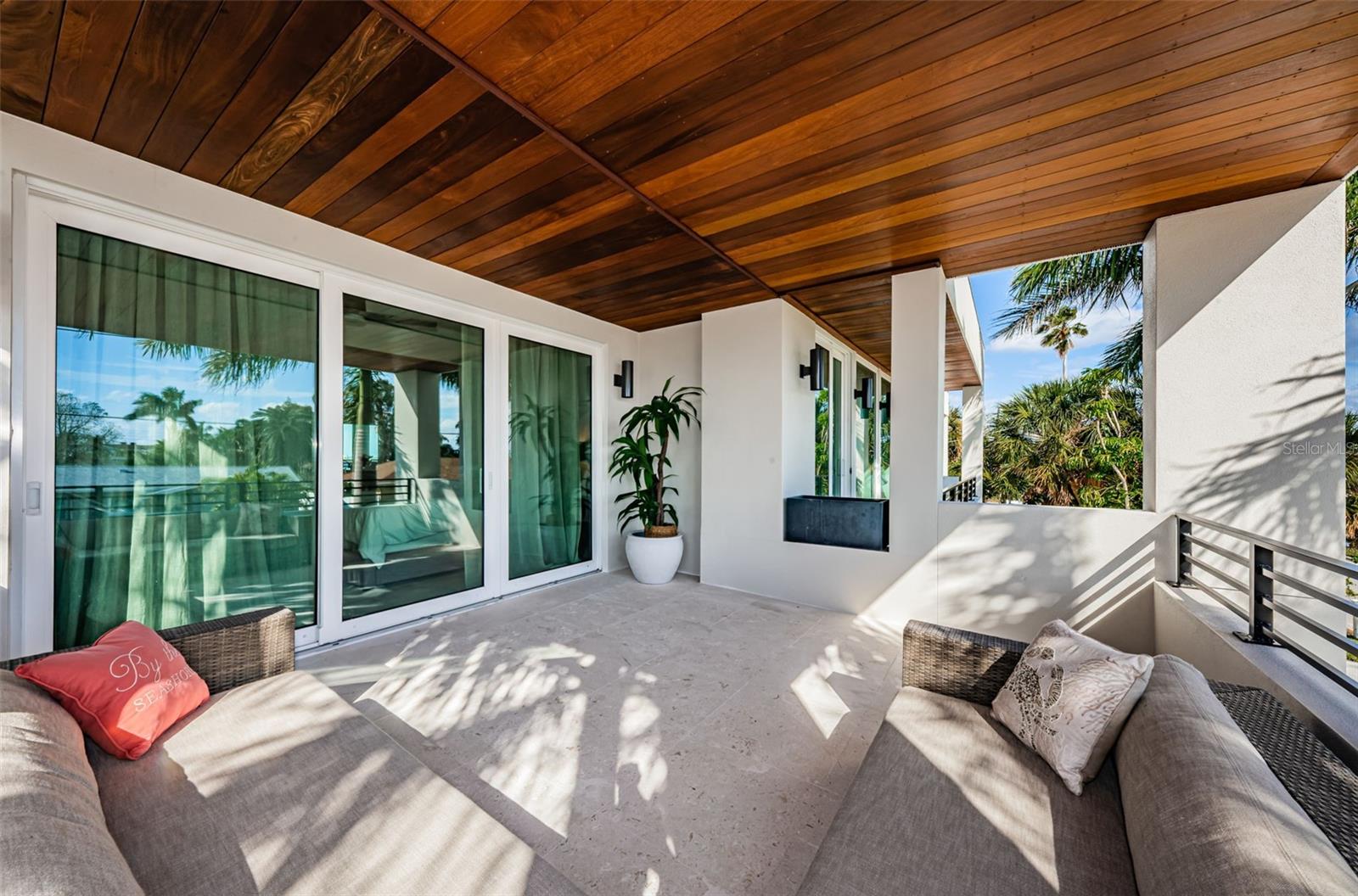 BOCA CIEGA ISLE - Residential
