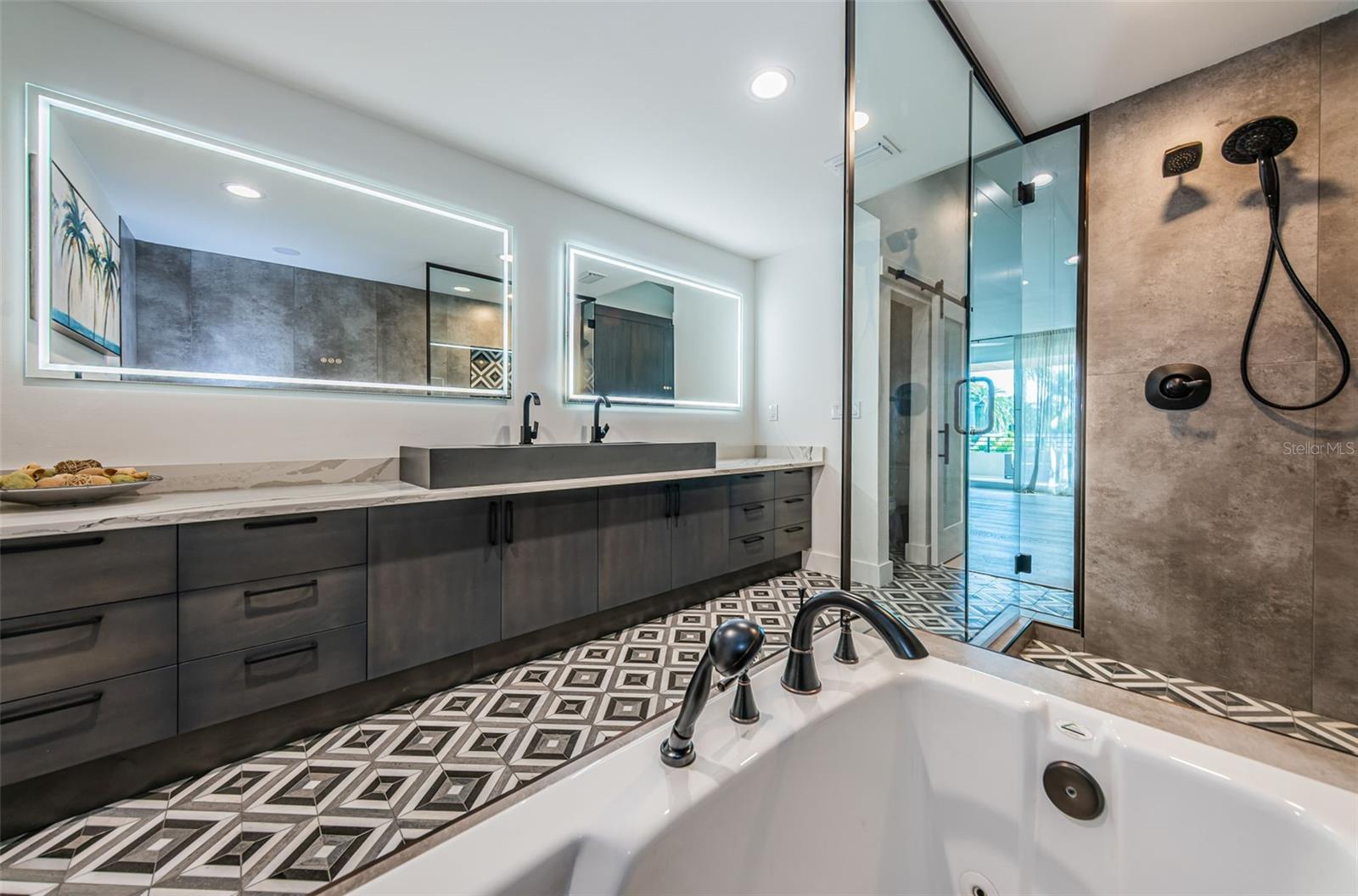 BOCA CIEGA ISLE - Residential