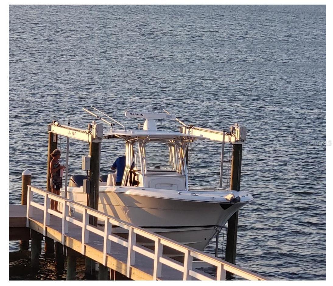 BOCA CIEGA ISLE - Residential