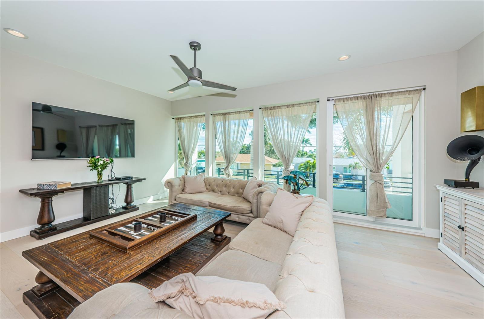 BOCA CIEGA ISLE - Residential