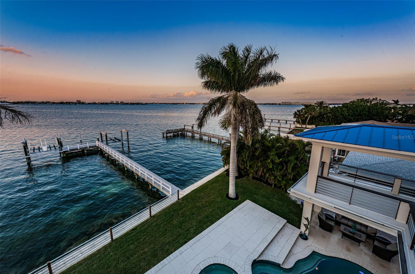 BOCA CIEGA ISLE - Residential