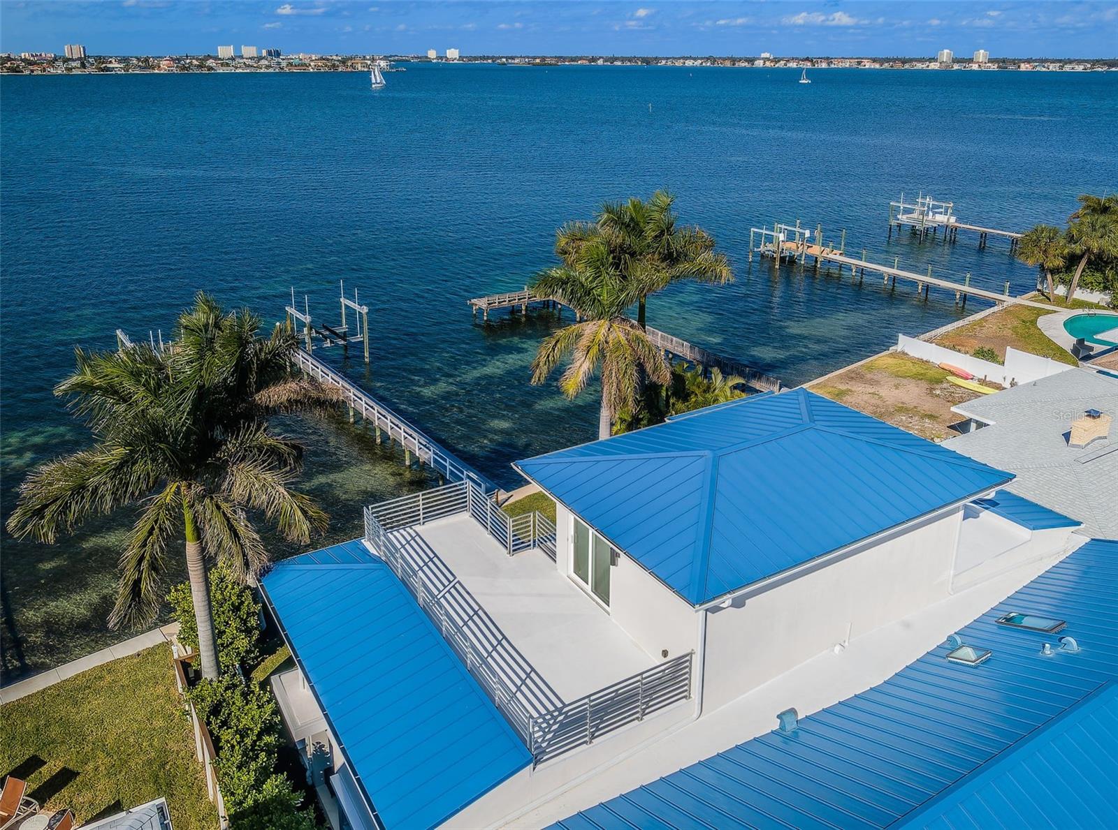 BOCA CIEGA ISLE - Residential