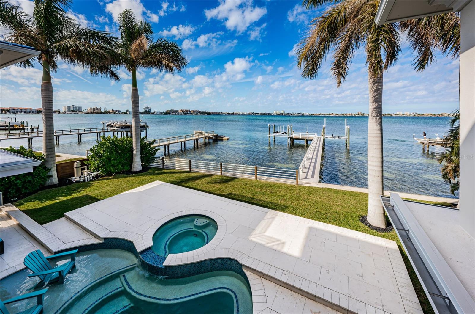 BOCA CIEGA ISLE - Residential