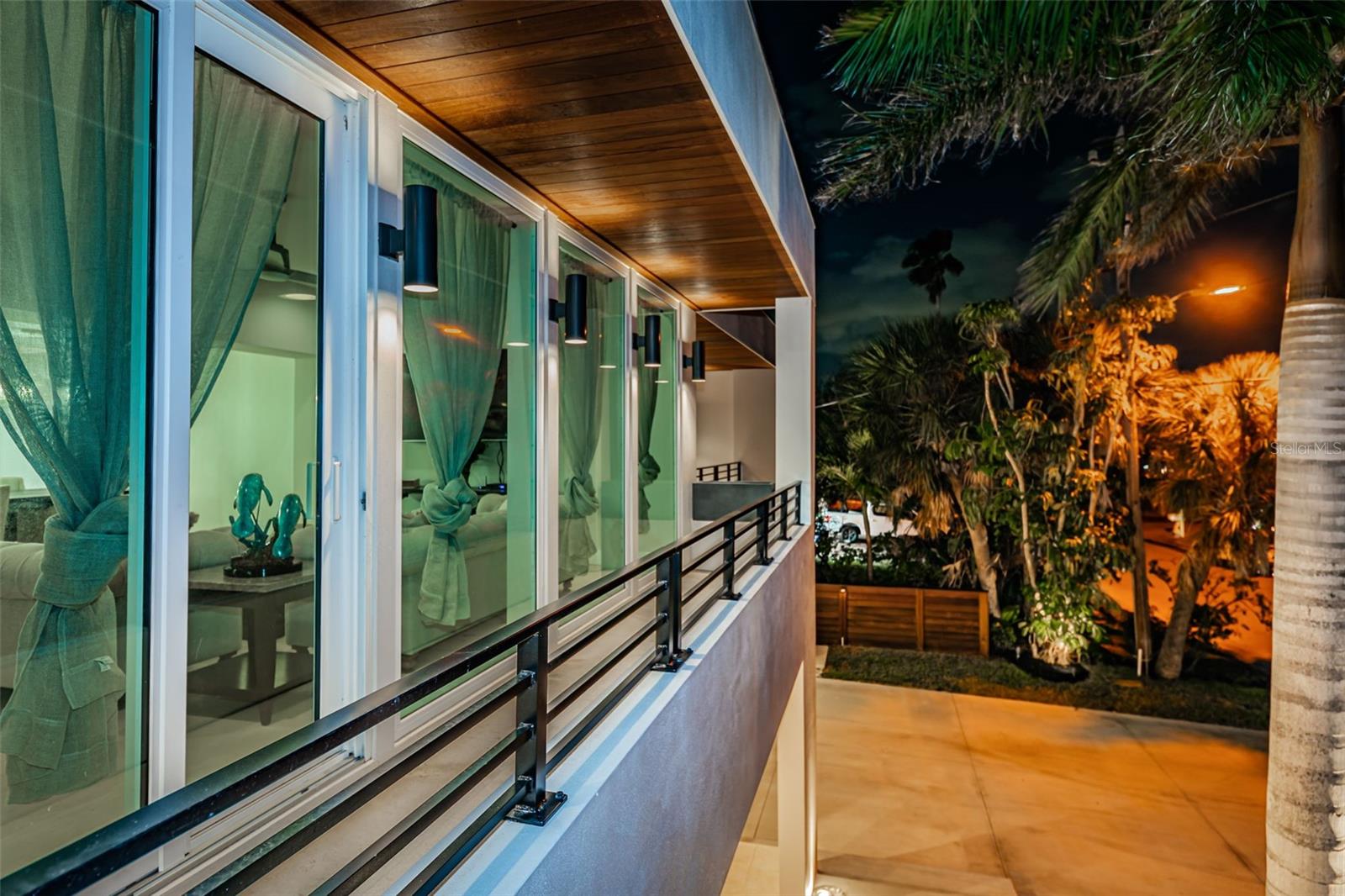 BOCA CIEGA ISLE - Residential